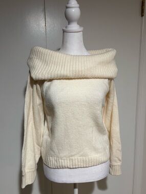 Abercrombie & Fitch Cream Off-the-Shoulder Ribbed Fold Sweater M size